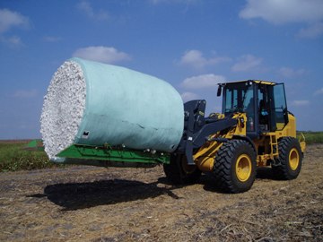 Cotton Grapple Simplifies Round Module Handling
