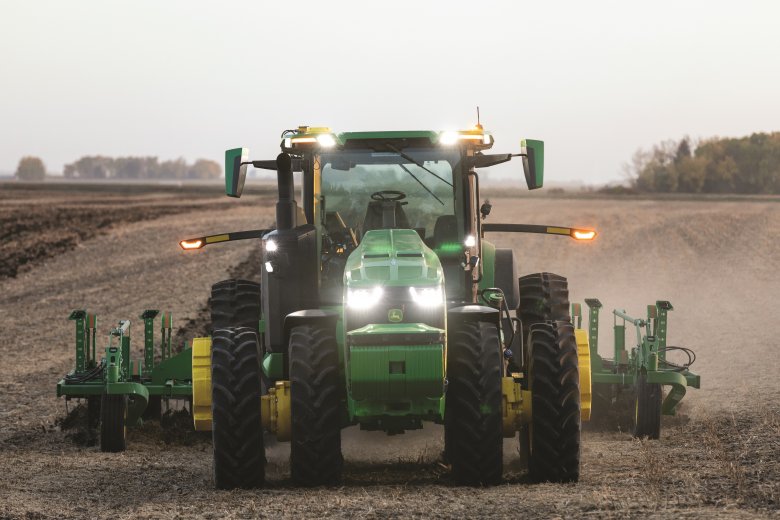 John Deere Reveals Fully Autonomous Tractor